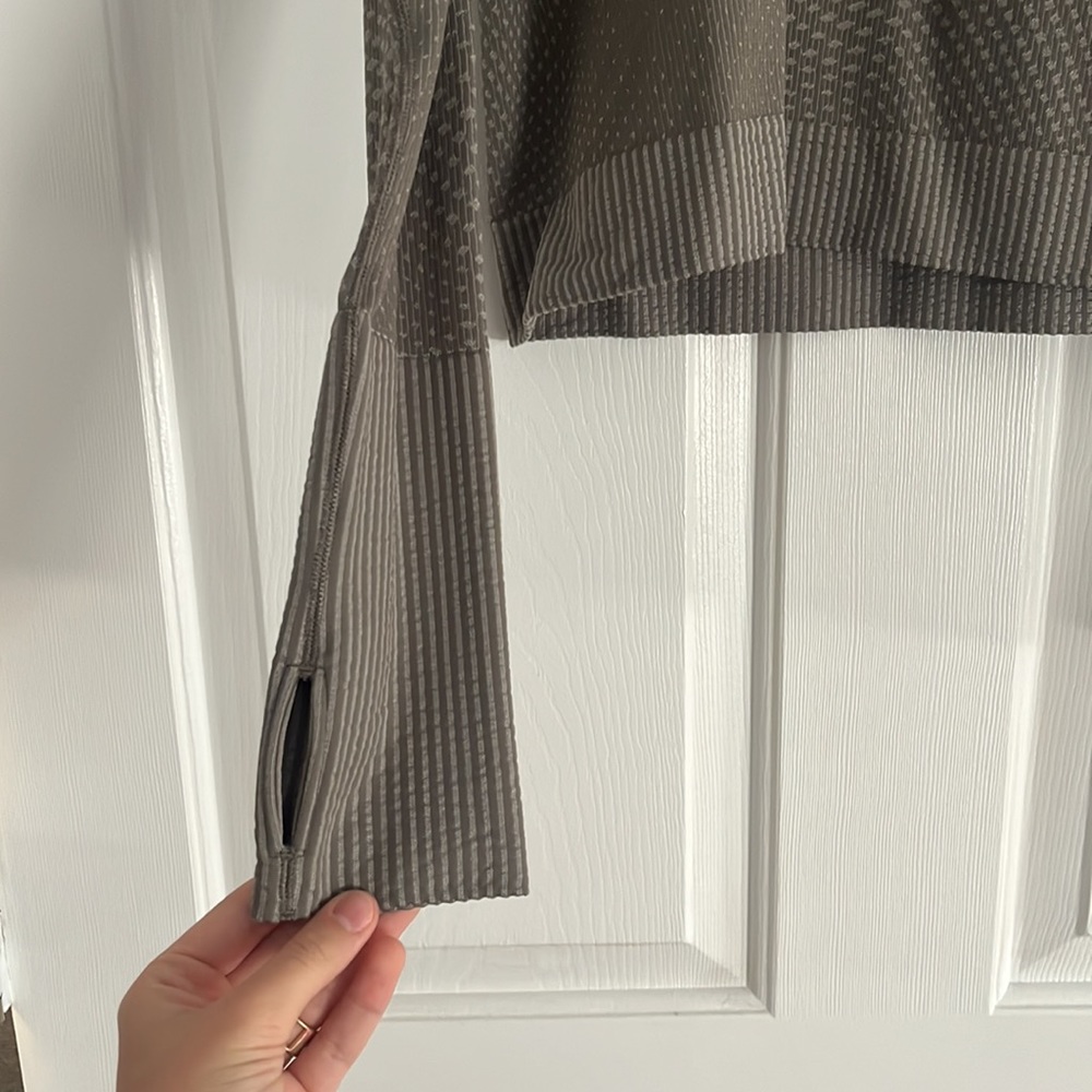Lululemon jacket - Picture 3 of 4